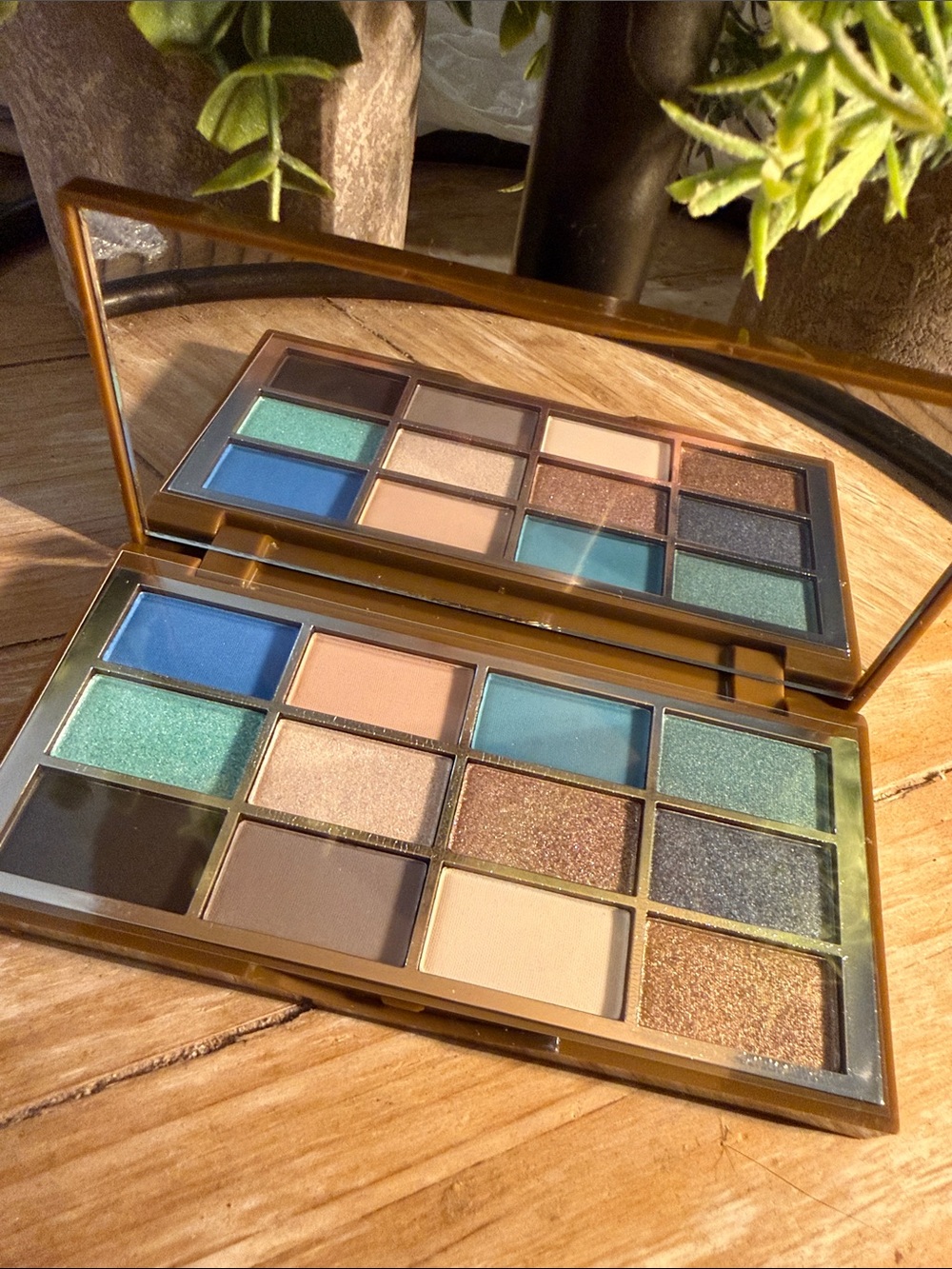 Creme de la cube -12-Color Eyeshadow Palette - cocoa